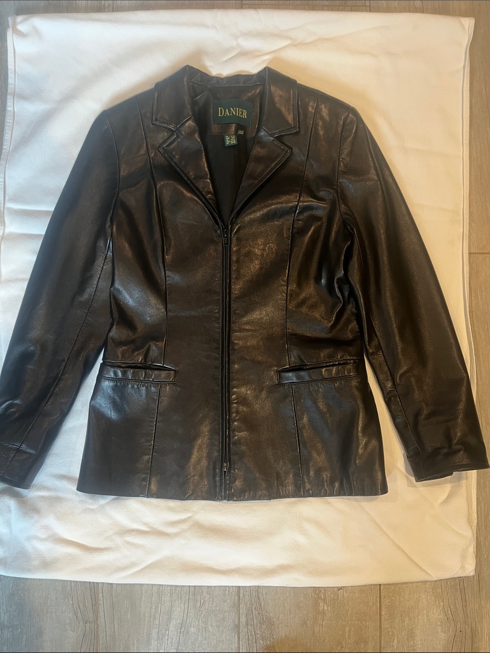 Danier Women's Black Leather Zip Blazer Jacket